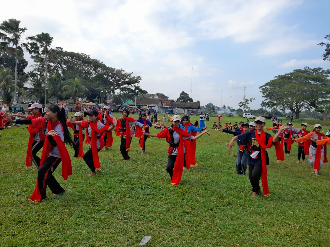 Ratusan Siswi Ikut Seleksi Penari, Dalam Rangka B-Fest Gandrung Sewu 2023