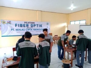 SMKS Muhammadiyah 1 Genteng Dan INETMedia Gelar Pelatihan Fiber Optik untuk Meningkatkan Kompetensi Siswa TKJ di Banyuwangi