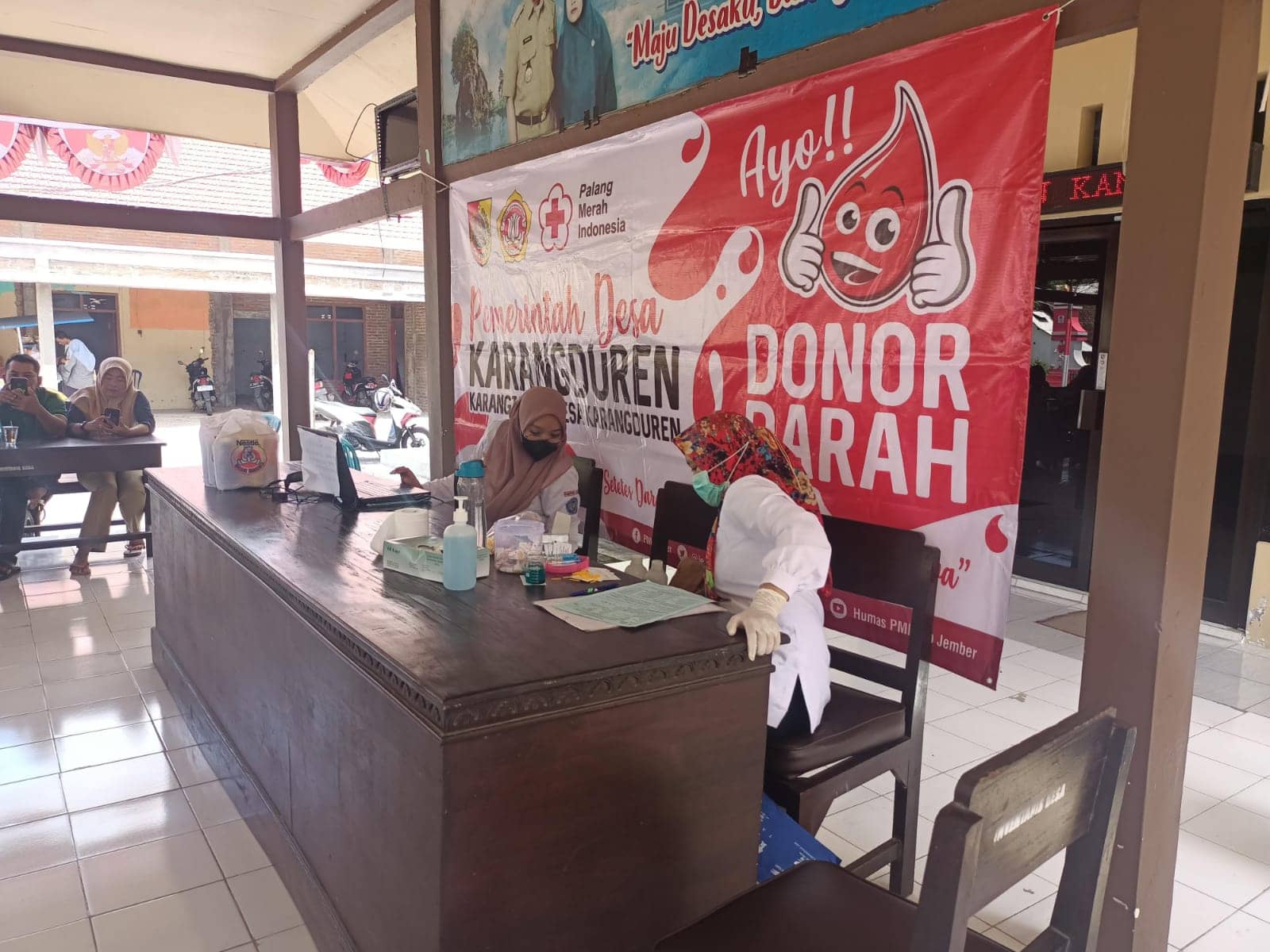 Warga Desa Tetangga Ikut Aktif Donor Darah di Kampung Donor Karang Dureng Balung Donor darah PMI Balung kidul