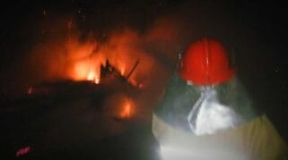 Dinas Damkar, Kebakaran gudang kayu di lateng