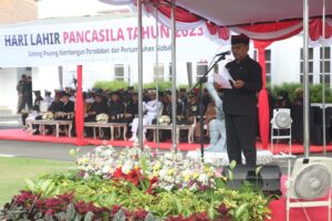 Wakil Bupati Banyuwangi, Sugirah, Pimpin Upacara Hari Lahir Pancasila 2023 dengan Mengusung Semangat Gotong Royong di Banyuwangi