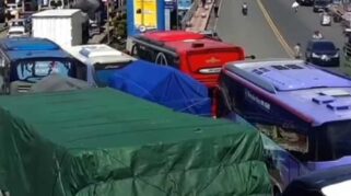 Kemacetan panjang di Pelabuhan Ketapang