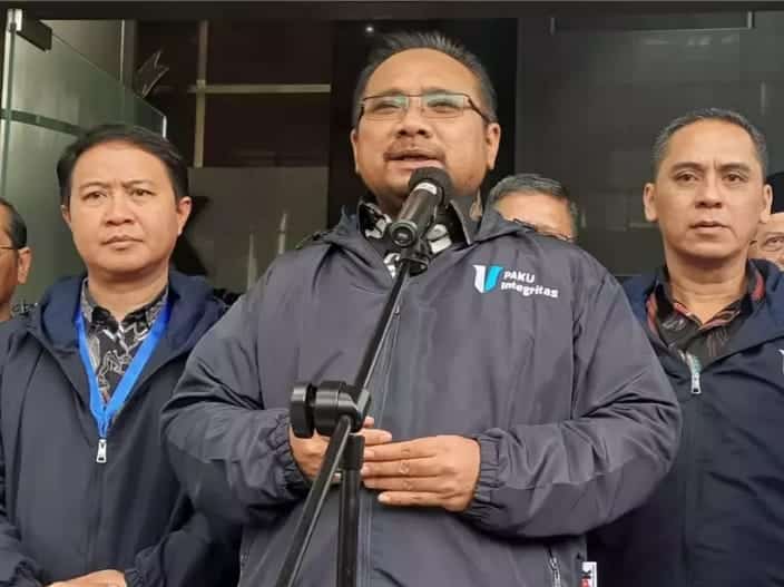 Menteri agama Yaqut di gedung kpk