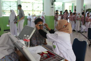 Bakti Sosial Nasyiatul Aisyiyah: Skrining Kesehatan Penglihatan dan Pendengaran bagi Anak-Anak