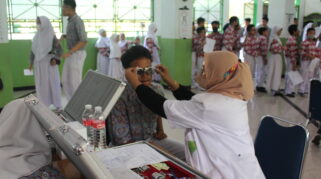 Bakti Sosial Nasyiatul Aisyiyah: Skrining Kesehatan Penglihatan dan Pendengaran bagi Anak-Anak