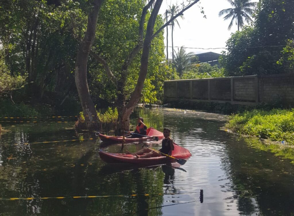 Memperingati Hari Ulang Tahun ke-52, Lanal Banyuwangi adakan Lomba Dayung Kano di Pantai Cacalan, Kabupaten Banyuwangi