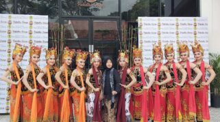 Pusat oleh oleh pakdhe osing