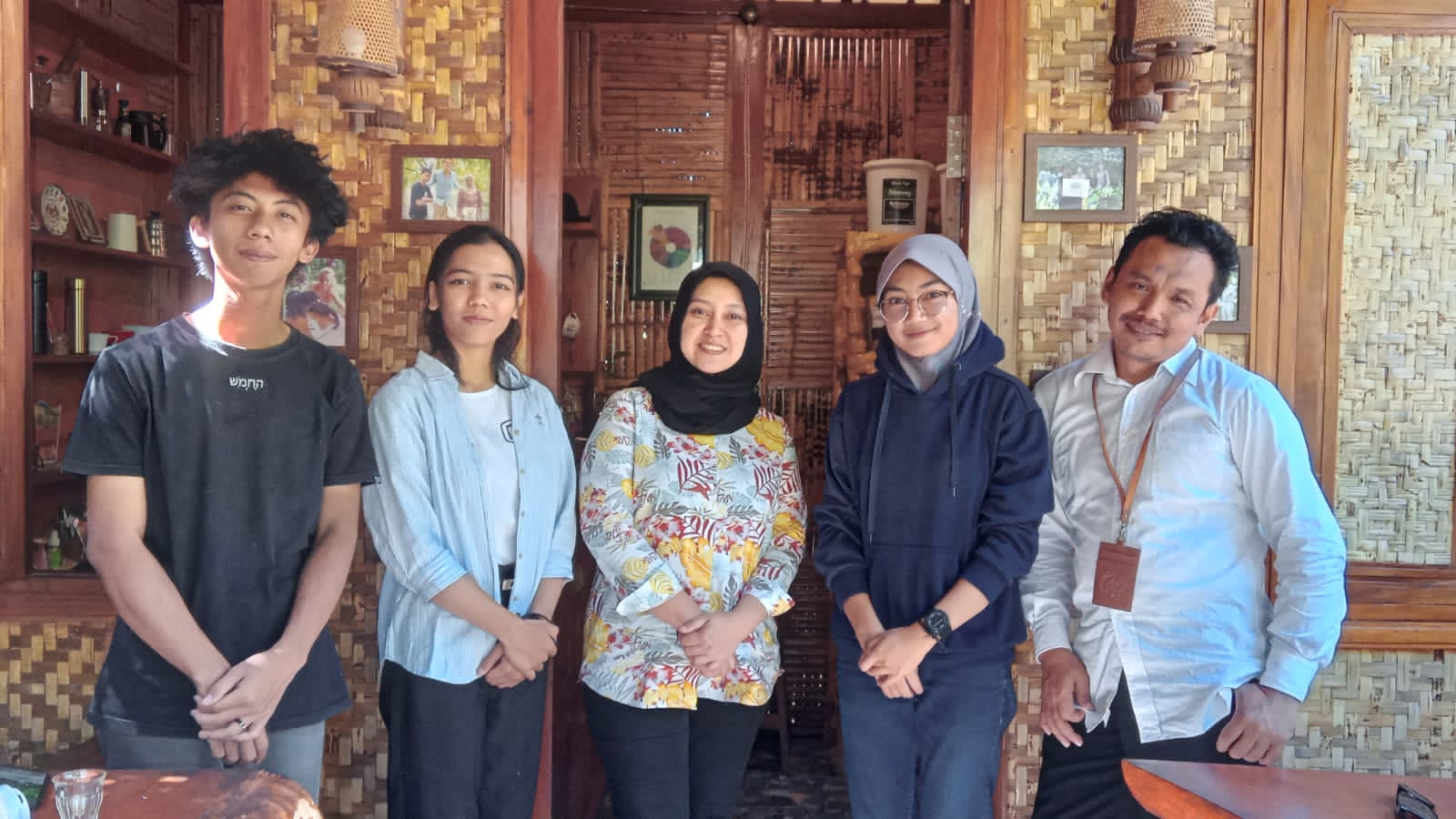 Ficky Septalinda Berikan Apresiasi Kepada Generasi Milenial Dalam Pengembangan Produk Kopi Vicky Septialinda apresiasi UMKM kopi