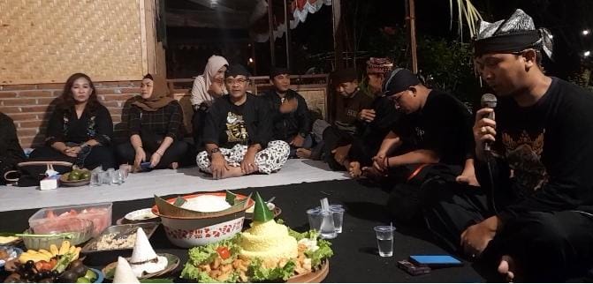 Tradisi Jamasan Pusaka di Padepokan Watu Semar 