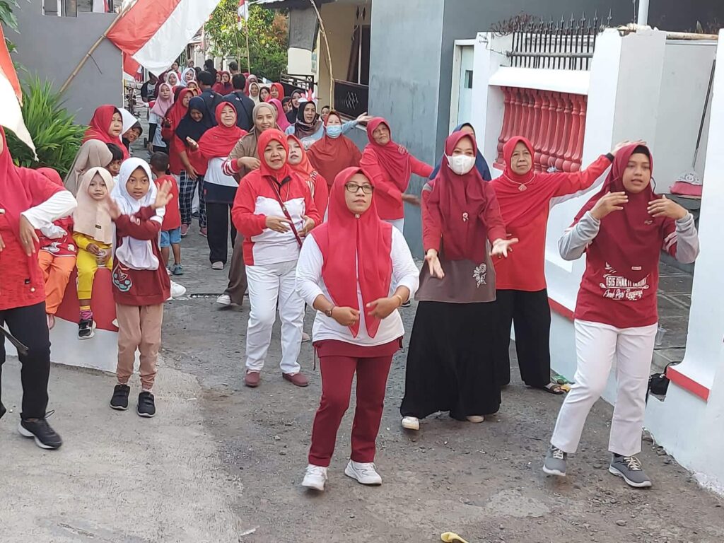 Lingkungan Krajan Pakis Banyuwangi Senam Zumba