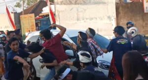 Seorang mengaku polisi menodongkan pistol ke peserta karnava