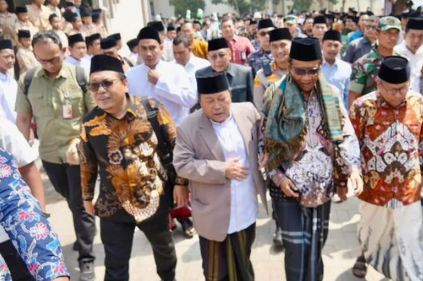 Mahfud MD tiba di Pesantren KHAS Kempek, Cirebon