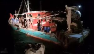 kapal malaysia tertangkap ilegal fishing