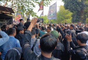 penolakan pembongkaran atribut psht di tanah fasilitas umum