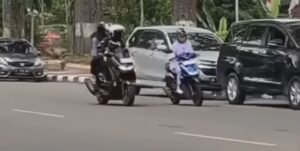 polisi kejar pelanggar lalulintas di bukittinggi
