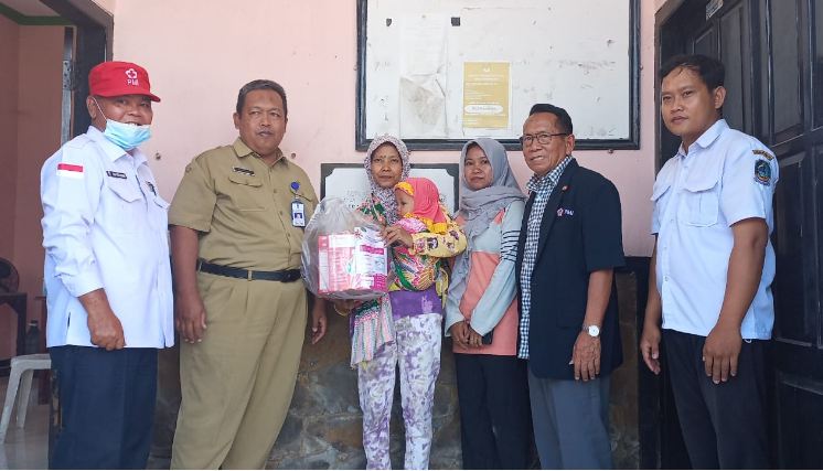 PMI Kabupaten Banyuwangi Peringati HUT ke-78 dengan Pemberian Paket Makanan Tambahan dan Baby Kit untuk Bayi dan Balita Stunting PMI Kabupaten Banyuwangi Peringati HUT ke-78 dengan Pemberian Paket Makanan Tambahan