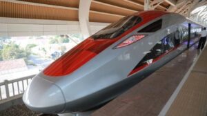 Pemerintah Umumkan Nama Resmi untuk Kereta Cepat Jakarta-Bandung WHOOSH