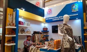 Stand Kejaya handycraft, UMKM Diskop Banyuwangi di Kriyanusa Pameran Kerajinan Nusantara di Jakarta