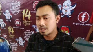 Anggota KPU Banyuwangi, Ari Mustofa