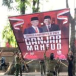 Satpol PP Bersihkan Visual Politik Jelang Kedatangan Presiden Jokowi di Gianyar
