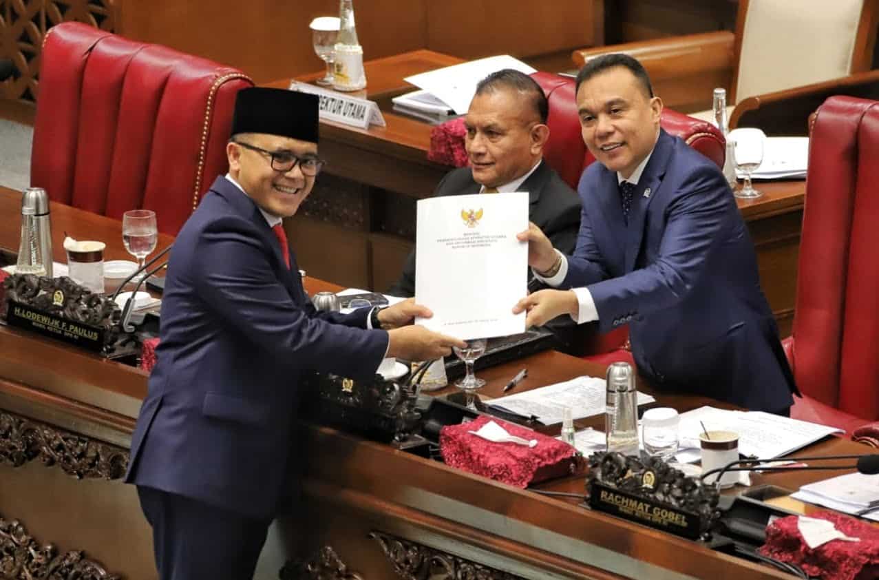 DPR RI Dan Menpan RB Sahkan RUU ASN, Tak Ada Lagi PHK Massal Pada Tenaga Honorer