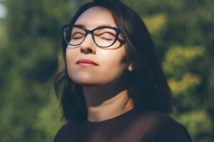 5 Cara yang Bisa Dilakukan Agar Tidak Terjebak di Masa Lalu