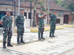 Koramil 0825/12 Rogojampi melatih Kedisiplinan Siswa SMPN 2 Rogojampi