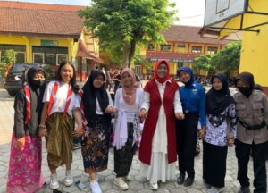 Drama Teatrikal Memukau dalam Peringatan Hari Pahlawan di SMP Negeri 3 Rogojampi