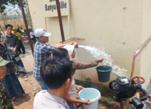 Pembangunan Sumur Bor untuk Mengatasi Masalah Air Bersih di Wongsorejo