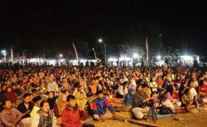 Ribuan Masyarakat Desa Kalipait Banyuwangi Syukuran Terima Sertifikat Hak Pengelolaan Tanah