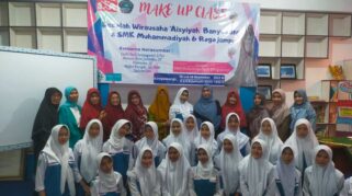 SMK Muhammadiyah 6 Rogojampi Gelar Pelatihan Merias Bersama SWA PDA Banyuwangi di Banyuwangi