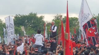 "Ganjar Pranowo Beberkan Trik Rahasia saat Pasangan Nomor 2 Turun ke Lapangan Banteng untuk Membuat Kampanye Lebih Efektif"