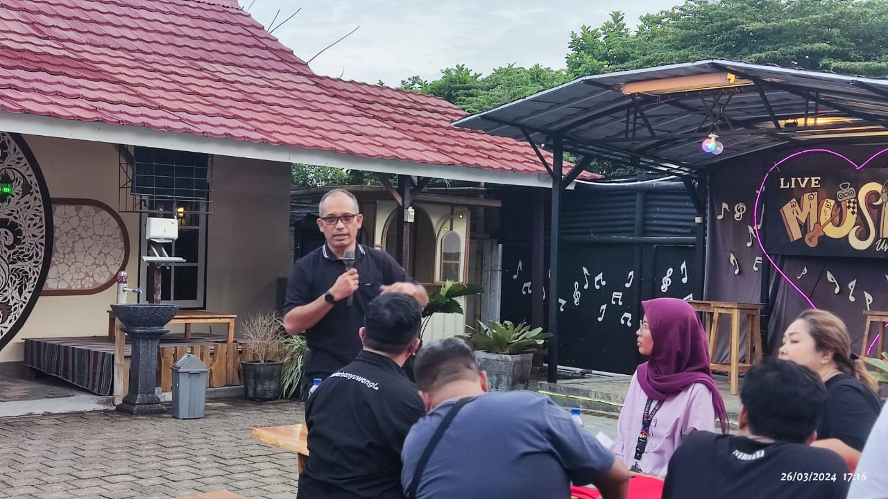 Sinergi Insan Pers dan TNI AL dalam Berkah Ramadhan Nights di Banyuwangi Sinergi Insan Pers dan TNI AL dalam Berkah Ramadhan Nights di Banyuwangi