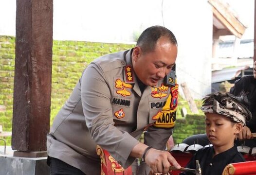 Polres Banyuwangi Menggalakkan Kecintaan Membaca Lewat Kebudayaan Kapolres Banyuwangi - Nanang Haryono