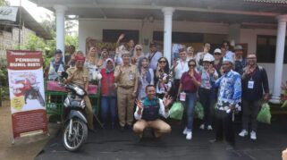 Delegasi Internasional Apresiasi Program Kependudukan dan Pemberdayaan Ekonomi di Desa Jambewangi di Banyuwangi