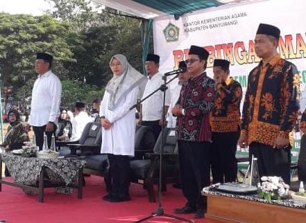 Manasik Haji Akbar di Banyuwangi: 1.238 Jama'ah Ikuti Praktik Haji di GOR Tawang Alun Manasik Haji Akbar di Banyuwangi: 1.238 Jama'ah Ikuti Praktik Haji di GOR Tawang Alun