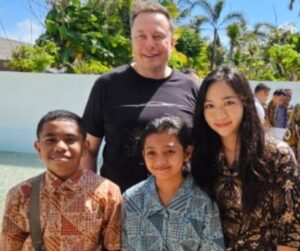 Siswi SDN 1 Pesanggaran Bertemu Elon Musk: Kisah Inspiratif dari Banyuwangi di Banyuwangi
