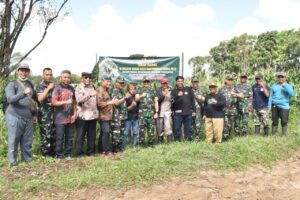 Dandim 0825/Banyuwangi Kunjungi Posramil Licin dan Tinjau Lokasi Penanaman Jagung untuk Program Ketahanan Pangan Nasional di Banyuwangi