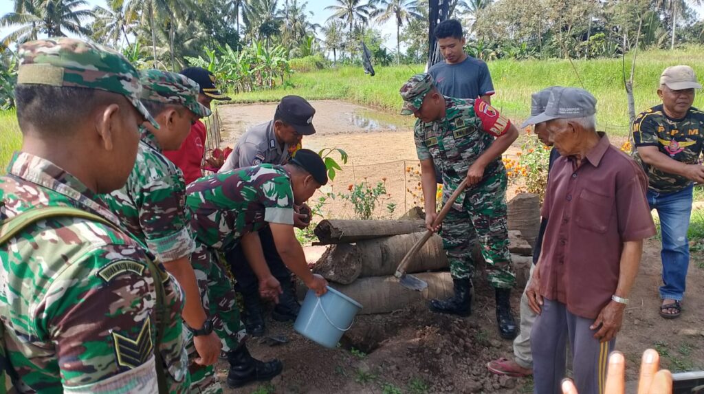 Penanaman Pohon Sukun Bersama Subgar Banyuwangi di Desa Licin, Banyuwangi