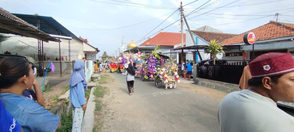 Foto Istimewa : Karnaval Jodhang Kembang Ndog Dusun Lateng (alx/MediaKampungCom)