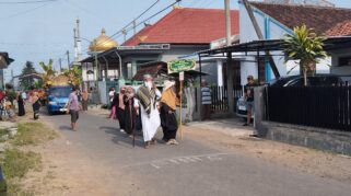 Foto Istimewa : Karnaval Jodhang Kembang Ndog Dusun Lateng (alx/MediaKampungCom)