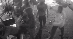 Rekaman CCTV Pelajar SMK di Banyuwangi Dikeroyok Suporter Futsal