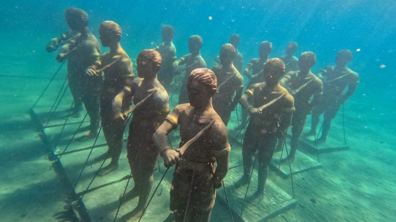 Majapahit's Warrior Underwater : Mampukah Menjadi Magnet Baru Wisatawan Mancanegara di Banyuwangi? Majapahit's Warrior Underwater di Bangsring Underwater Banyuwangi