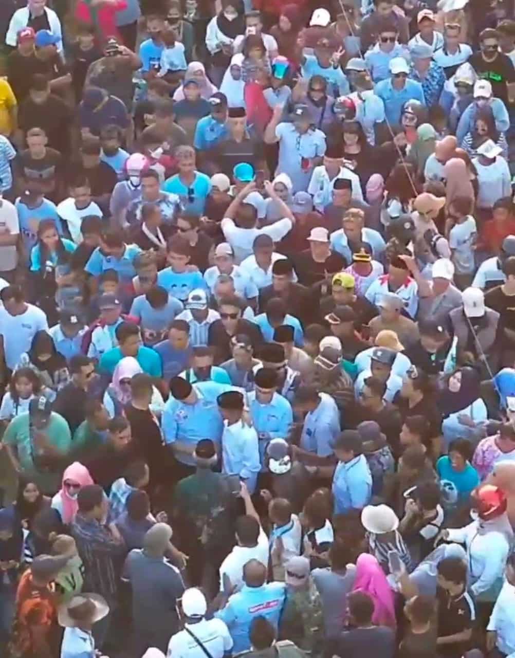 Dukungan Membludak, Rajiun-Purnama Optimis Menangkan Pilkada Muna 2024 Rajiun-Purnama disambut ribuan warga di Muna.