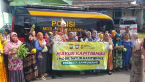 Mobil Sayur Kamtibmas Polresta Banyuwangi, Berbagi Sambil Edukasi Pilkada 2024