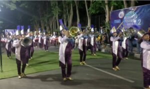 Tim marching band SDN 2 Rogojampi tampil di Ijen Marching Festival 2024
