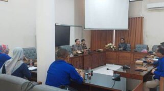 Komisi III DPRD Kabupaten Banyuwangi menggelar rapat kerja perdana periode 2024-2029 dengan agenda utama mengevaluasi kinerja Perusahaan Umum Daerah Air Minum (PUDAM) Banyuwangi.