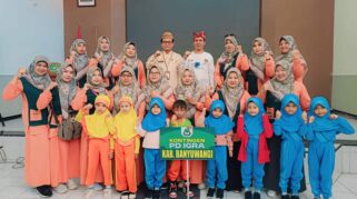 Kontingen IGRA Banyuwangi berfoto bersama sebelum berangkat ke Surabaya.