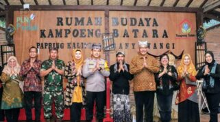 Kapolresta Banyuwangi dan perwakilan Kampoeng Batara berfoto bersama