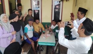Gus Makki Ngopi Bareng Warga Giri, Banyuwangi.